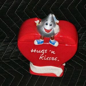 Hugs 'n Kisses Red Heart Container